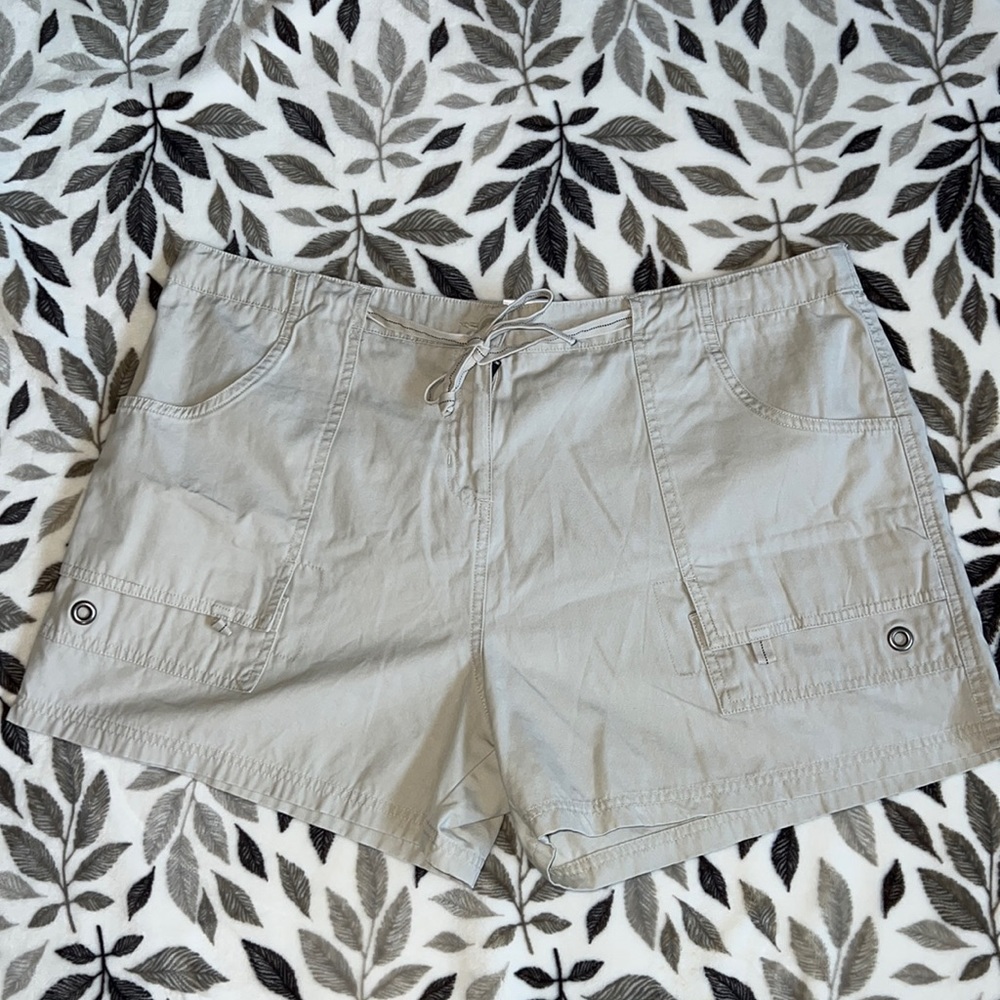 Motherhood maternity women’s short size XL
